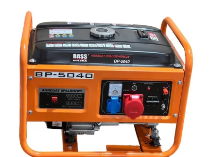 Генератор бензиновий Bass Polska BP 5040: Потужний бензиновий генератор 3.5 кВт з можливістю підключення 220V/380V для великих навантажень.