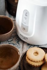 Класичний 1-літровий електрочайник Adler AD 1373 - Зображення 4