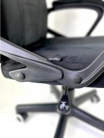 Офісне Крісло Lugano MARIO BLACK ALCANTARA - Вишуканість і Зручність для Робочого Простору - Зображення 9