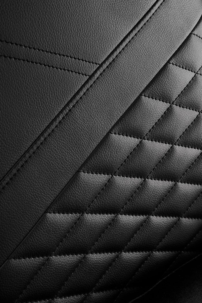 Чорне крісло SENSE7 Spellcaster Senshi Edition Стильний комфорт та підтримка для геймерів - Зображення 5