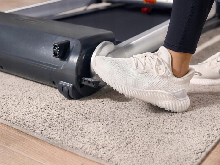 1c591d48-1912-4b77-ae7e-f9700cae9393_i-fit-net-t20-black Електрична бігова доріжка G-RUNNER FIT-NET T20-ефективні тренування для дому - Зображення 2