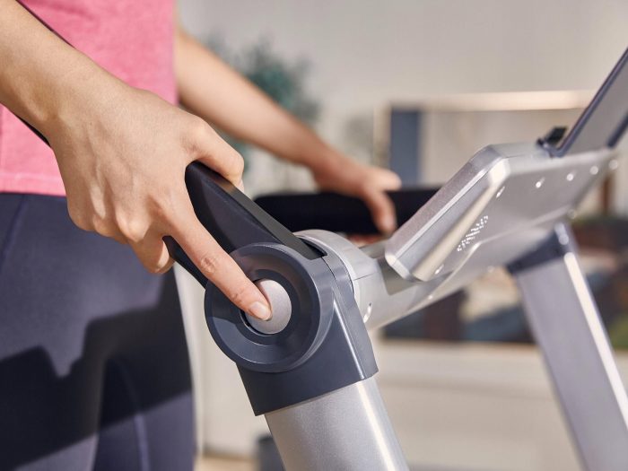 3c7b2a2e-f183-43f3-a51c-2bf3dccd5a5c_i-fit-net-t20-black Електрична бігова доріжка G-RUNNER FIT-NET T20-ефективні тренування для дому - Зображення 9