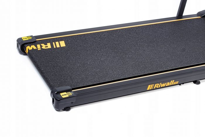 PROFESJONALNA-BIEZNIA-DOMOWA-SKLADANA-LED-BT-GLOSNIK-10KM-H-130KG-PAS-100CM-Kat-nachylenia-0 Електрична бігова доріжка Riwall Pro CHUDY MAX - ефективні тренування вдома для досягнення фітнес-цілей - Зображення 6