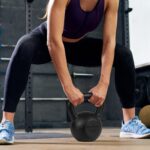 Чавунна гиря Rebel Active 40 кг з ергономічною ручкою для силових тренувань - Зображення 4